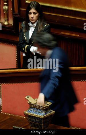 Rome, Italie. 23 mars, 2018. 23/03/2018 Roms voto. Prima seduta al Senato dopo le elezioni. 23 mars 2018 à Rome. Sénat. Première séance au Sénat après les élections. Foto Samantha Zucchi Insidefoto insidefoto Crédit : srl/Alamy Live News Banque D'Images