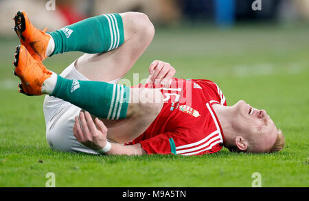 BUDAPEST, HONGRIE - le 23 mars : Laszlo Kleinheisler # 15 de la Hongrie se tord au sol pendant le match amical entre la Hongrie et le Kazakhstan à Groupama Arena le 23 mars 2018 à Budapest, Hongrie. Credit : Laszlo Szirtesi/Alamy Live News Banque D'Images