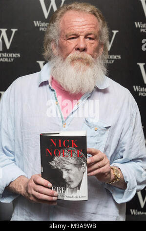 Londres, Royaume-Uni. 23 mars, 2018. L'acteur américain Nicke Nolte assiste à une séance de signature pour son Waterstones rebelle autobiographie, Ma vie en dehors des lignes, London, UK Crédit : Raymond Tang/Alamy Live News Banque D'Images