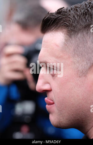 Birmingham, UK - Samedi 24 Mars 2018 - Tommy Robinson militant et ancien leader de l'EDL à la démonstration et de mars par le gars de Football Alliance ( ) en FLA Birmingham. Photo Steven Mai / Alamy Live News Banque D'Images