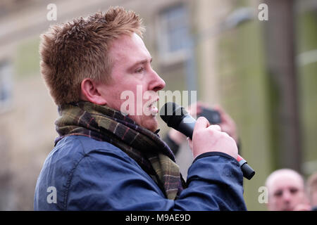 Birmingham, UK - Samedi 24 Mars 2018 - John Meighan fondateur de l'Alliance Lads Football parle lors de la démonstration et de mars par l'aile droite Lads Football Alliance ( FLA ) à Birmingham. Photo Steven Mai / Alamy Live News Banque D'Images