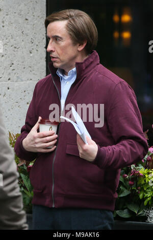 Steve Coogan vu tournage des scènes pour son nouveau spectacle 'BBC cette fois Alan Partridge Ah Ha' à Londres avec : Steve Coogan Où : London, Royaume-Uni Quand : 21 Feb 2018 Credit : WENN.com Banque D'Images