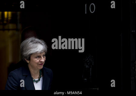 Premier ministre Theresa peut reçoit le Premier ministre néerlandais Mark Rutte pour des entretiens à Downing Street. En vedette : Premier Ministre Theresa Mai Où : London, England, United Kingdom Quand : 21 Feb 2018 Credit : Wheatley/WENN Banque D'Images