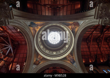 Stanford, Californie - le 19 mars 2018 : Dome de l'Université de Stanford Chapelle Banque D'Images