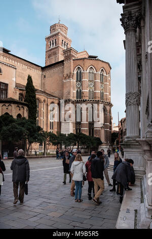 Une vue sur le Campo San Rocco, Basilica dei Frari à Venise Banque D'Images