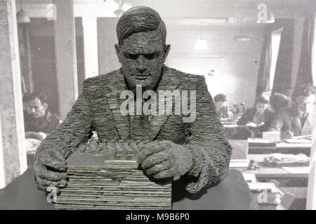 Sculpture d'Alan Turing à Bletchley Park, Angleterre, Royaume-Uni Banque D'Images