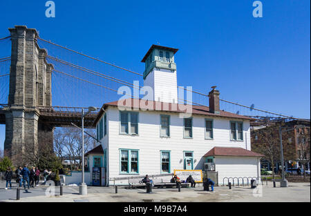 Usine de crème glacée et de Brooklyn Brooklyn Bridge dans Dumbo Banque D'Images