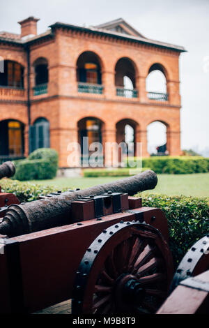 Cannon et l'architecture ancienne de style vintage à Taiwan Banque D'Images