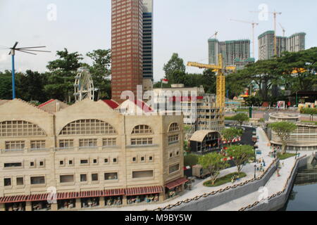 Kuala Lumpur, Malaisie - 13 Octobre : Grand Grand fragment Maket. Street, port et bâtiments jumeaux Banque D'Images