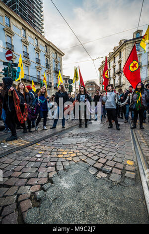 Italie Piémont Turin Samedi, 24 mars, est la journée d'action mondiale pour l'Afrin, frappé par l'agression turque-jihadist recherché par Erdogan à partir du 20 janvier. Credit : Realy Easy Star/Alamy Live News Banque D'Images