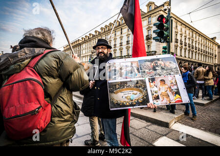 Italie Piémont Turin Samedi, 24 mars, est la journée d'action mondiale pour l'Afrin, frappé par l'agression turque-jihadist recherché par Erdogan à partir du 20 janvier. Credit : Realy Easy Star/Alamy Live News Banque D'Images