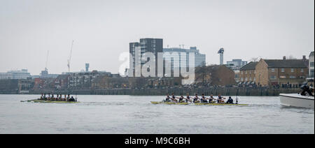 Putney, UK, 24 mars 2018. Boat Race pratique sortie. Oxford University Boat Race Club Cambridge University Boat Club traditionnel sur le Tideway Tamise bien sûr. Credit : Duncan Grove/Alamy Live News Banque D'Images