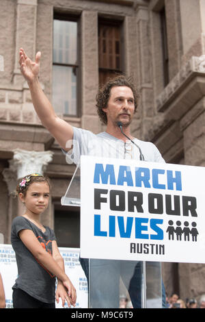 L'acteur Matthew McConaughey, avec fille Vida, parle aux près de 10 000 marcheurs qui ont convergé à la Texas State Capitol à mars pour protester contre la violence des armes à feu notre vie à la suite d'exécutions massives de l'école y compris parc, FL en février 2018. Banque D'Images