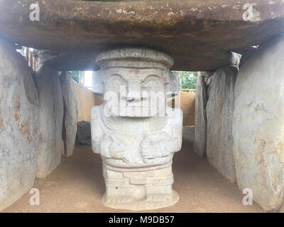 Les statues, les idoles de San Augustin - Parc archéologique de San Augustin, Colombie - Banque D'Images