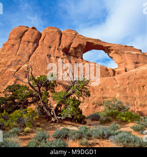 Skyline arch dans Arches national park près de Moab, Utah Banque D'Images