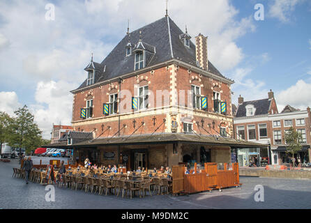 De Waag (la balance), Leeuwarden, Frise, Pays-Bas Banque D'Images