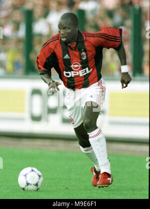 Stade Maurice-Dufrasne-Liège, Belgique, international 9.8.1998 Friendly, Standard Liege vs AC Milan --- George Weah (Milan) Banque D'Images