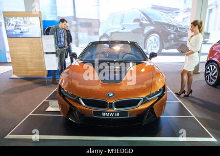 Belgrade, Serbie - Mars 22, 2018 : Plug-in Hybrid voiture de sport électrique Bmw i8 exposée sur Belgrade car show Banque D'Images