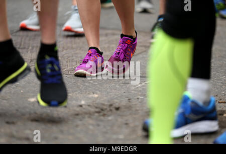 Coureurs au départ du semi-marathon de Londres 2018. ASSOCIATION DE PRESSE Photo. Photo date : dimanche 25 mars 2018. Crédit photo doit se lire : Steven Paston/PA Wire Banque D'Images