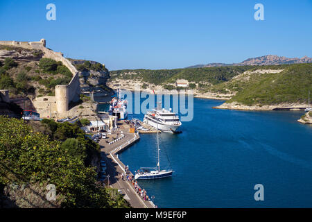 Port de plaisance et de pêche de Bonifacio, Corse, France, Europe, Méditerranée Banque D'Images