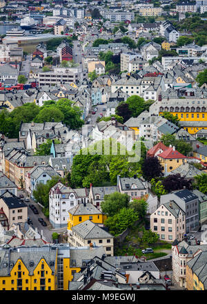 Aksla à la ville d'Alesund , la Norvège. C'est un port de mer, et est réputé pour sa concentration d'architecture Art Nouveau. Banque D'Images