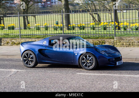 Le Merseyside, Royaume-Uni, 25 Mar 2018. Supercars du nord ouest de la 1ère épreuve de la saison. 25 mars 2018. Organisateurs Gage et Thomas Bleakley a dit qu'ils s'attendent à plus de 200 voitures à tourner jusqu'à l'événement qui a lieu dans le parc Victoria Gardens à Southport, Merseyside. Les véhicules de tous les âges de la Mini classics à V8 complet American muscle cars grondement dans Southport pour cette exposition événement qui rassemble des milliers de visiteurs de la station balnéaire. Credit : Cernan Elias/Alamy Live News Banque D'Images