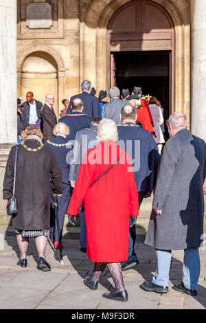 Northampton. Royaume-uni Dimanche 25 Mars. Un service commémoratif à l'église All Saints pour le 100e anniversaire de la mort de l'ancien joueur de Northampton town football Walter Tull et l'armée britannique de la toute première black officier à commander les troupes blanches, Sous-lieutenant Walter Tull est mort alors qu'il participait au combat près d'Arras, dans le Nord de la France. Il était de 29. Credit : Keith J Smith./Alamy Live News Crédit : Keith J Smith./Alamy Live News Banque D'Images