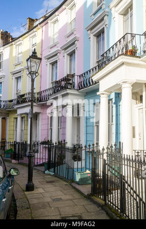 Maisons colorées, Primrose Hill London Paddington Bear, lieu de tournage de film sec, l'accueil de la famille Brown, Chalcot Crescent London Primrose Hill Banque D'Images