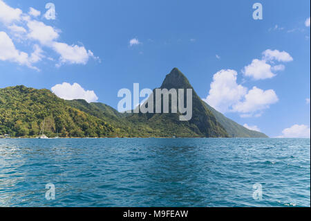 Baie de la soufrière - Petit Piton - île des Caraïbes - Saint Lucia Banque D'Images
