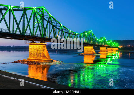 Rydz Smigly Bridge à Wloclawek. Wloclawek, Pologne, voïvodie de Cujavie-Poméranie. Banque D'Images