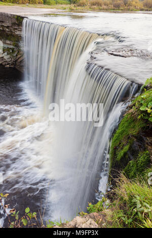 Jagala Cascade dans le parc national de Lahemaa. Tallinn, Estonie Banque D'Images