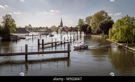 Approche de blocage sur la Tamise, Marlow, Royaume-Uni Banque D'Images