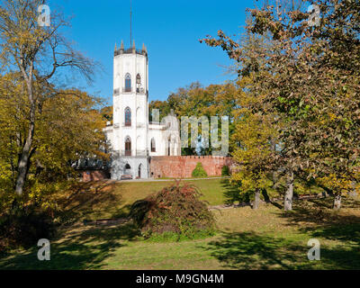 Palais néo-gothique, le siège de la famille Krasinski. En ce moment Musée Romantique. Opinogora, province de Mazovie, Pologne, l'Europe. Banque D'Images