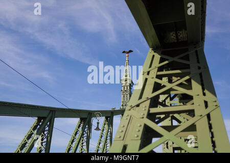 Fonte pont de la liberté, à Budapest, Hongrie Banque D'Images