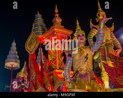 CHIANG MAI , THAÏLANDE - NOV 04 : Les participants à un défilé pendant Yee Peng festival à Chiang Mai , Thaïlande le 04 novembre 2017 Banque D'Images