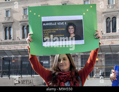 Rome, Italie. Mar 25, 2018. Manifestation à Rome pour se souvenir de Marielle Franco, conseiller municipal du parti socialisme et liberté (Psol, gauche), assassiné à Rio de Janeiro avec son chauffeur, avec quatre balles à la tête.Les balles qui ont tué Marielle et son chauffeur viennent d'un lot qui en 2006 a été vendu à la police fédérale de Brasilia par la Société Radio-Canada Crédit : Patrizia Cortellessa/Pacific Press/Alamy Live News Banque D'Images