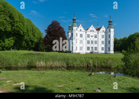 Château Renaissance d'Ahrensburg, Ahrensburg, aujourd'hui un site d'événements und musuem, comté de Storman, Schleswig-Holstein, Allemagne, Europe Banque D'Images