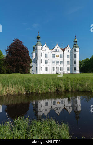 Château Renaissance d'Ahrensburg, Ahrensburg, aujourd'hui un site d'événements und musuem, comté de Storman, Schleswig-Holstein, Allemagne, Europe Banque D'Images