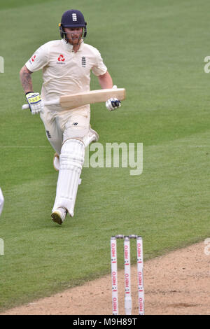 Auckland, Nouvelle-Zélande. Mar 26, 2018. Ben Stokes de l'Angleterre les chauves-souris pendant cinq jours du premier test match entre la Nouvelle-Zélande et l'Angleterre à l'Eden Park à Auckland le Mars 26, 2018. Credit : Shirley Kwok/Pacific Press/Alamy Live News Banque D'Images