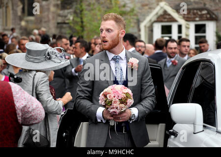 Le mariage de l'Angleterre cricket star Ben Stokes à Claire Ratcliffe au St Mary de la Vierge, l'Église est Brent, Somerset. Banque D'Images