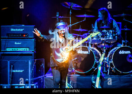 Norvège, Oslo - 24 mars, 2018. La tournée de concerts de guitare G3 a atteint Oslo Konserthus. Ici guitariste Uli Jon Roth est vu sur scène. (Photo crédit : Gonzales Photo - Terje Dokken). Banque D'Images