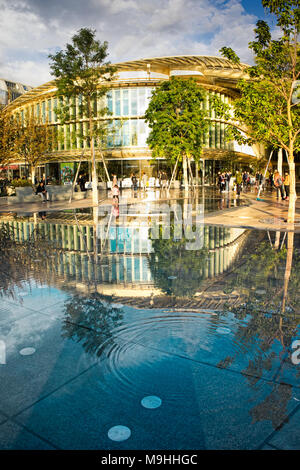 PARIS, FRANCE, le 17 septembre 2017. Forum des Halles, grand centre commercial moderne en plein cœur de Paris. Banque D'Images