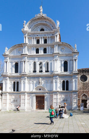 Façade renaissance gothique de Chiesa di San Zaccaria (Eglise de San Zaccaria), Campo San Zaccaria, Castello, Venise, Vénétie, Italie, en hiver Banque D'Images