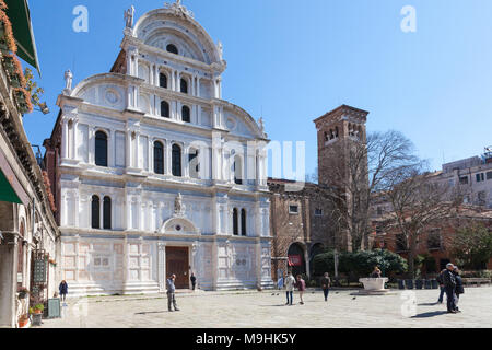 Façade renaissance gothique de Chiesa di San Zaccaria (Eglise de San Zaccaria), Campo San Zaccaria, Castello, Venise, Vénétie, Italie, en hiver Banque D'Images