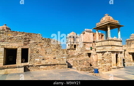 Ruines de Rana Kumbha Palace à Chittorgarh Fort. UNESCO World Heritage site en état de l'Inde Rajasthan Banque D'Images