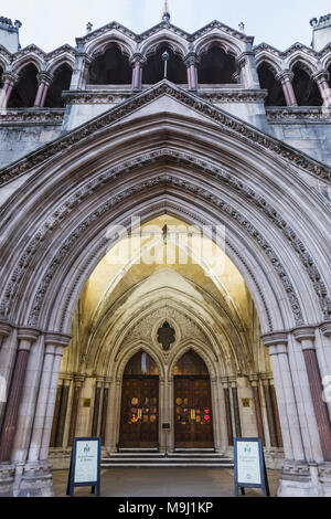 L'Angleterre, Londres, Fleet Street, Royal Courts of Justice Banque D'Images