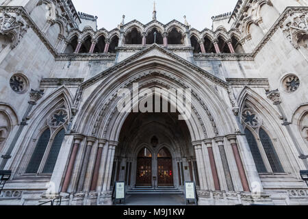 L'Angleterre, Londres, Fleet Street, Royal Courts of Justice Banque D'Images