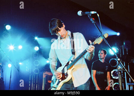 Stephen Malkmus et les Jicks effectuant à All Tomorrow's Parties A.T.P, avril 2004, The River Haven Hotel, Camber Sands, seigle, West Sussex, Angleterre, Royaume-Uni. Banque D'Images