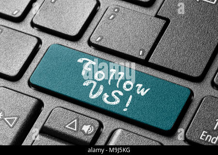 Suivez-nous sur clavier bouton concept word Banque D'Images