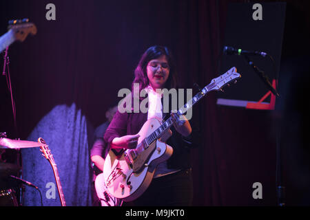 25 mars 2018 - LUCY DACUS fonctionne à l'arrêt de pousse-pousse à San Francisco, Californie (crédit Image : © Greg Chow via Zuma sur le fil) Banque D'Images